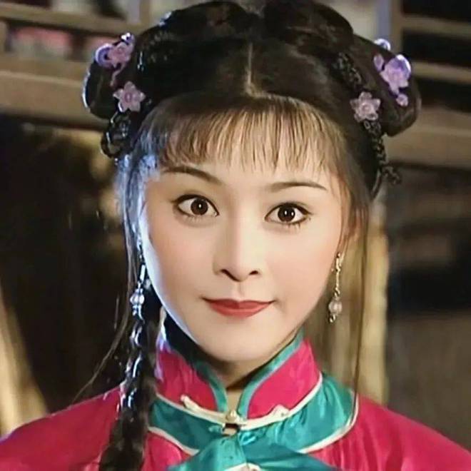 了！真空 “窗帘裙” 惊艳四座超模被她吊打爱游戏app网站手机版43岁范冰冰红毯杀疯(图3)