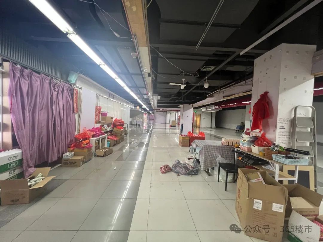 量店铺闲置！一代人的记忆正在消退爱游戏爱体育南京33年老牌商场大(图13)